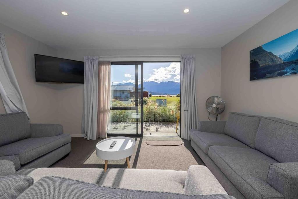 Great Views From New 2 Bedroom Apartment Te Anau Buitenkant foto