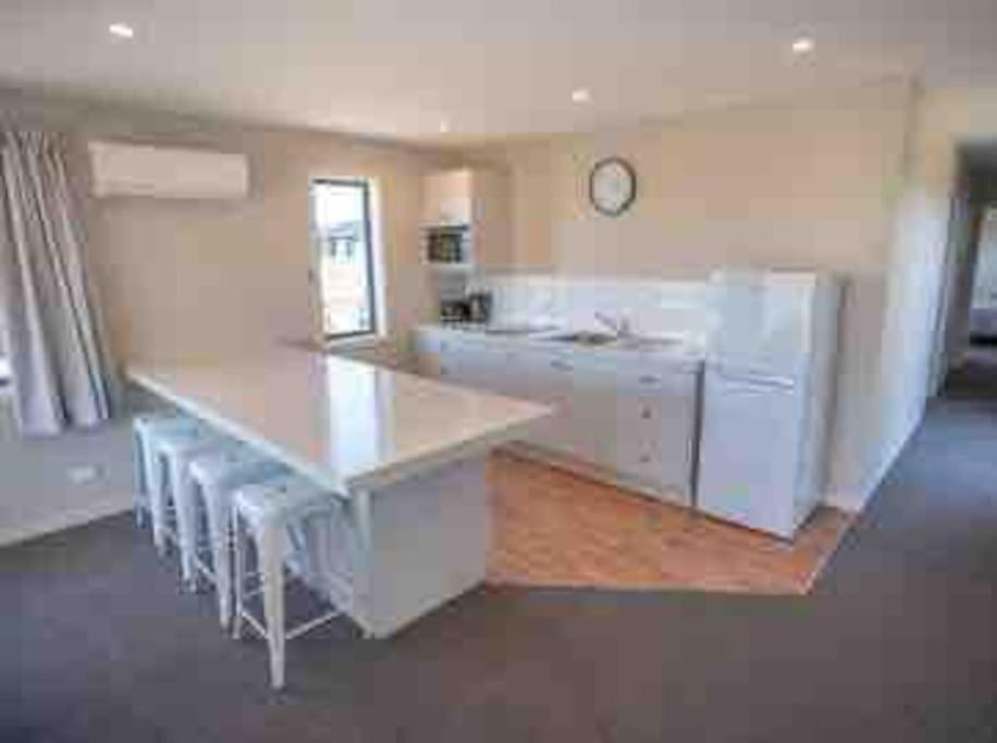 Great Views From New 2 Bedroom Apartment Te Anau Buitenkant foto