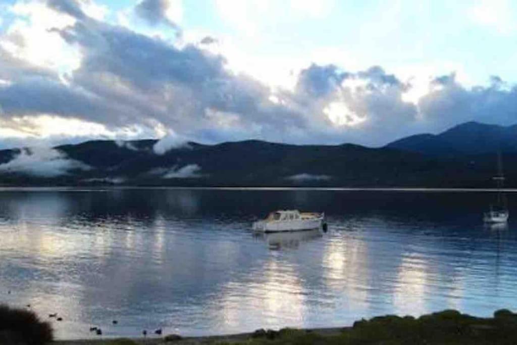 Great Views From New 2 Bedroom Apartment Te Anau Buitenkant foto